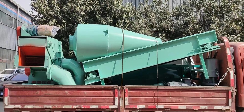 德邦環保發往廣西南寧的邊角料粉碎機