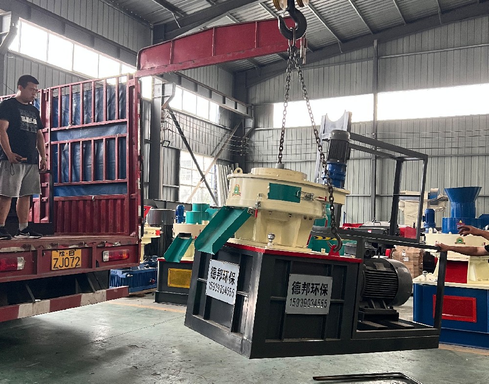 德邦環保發往新疆葉城的生物質顆粒機現場